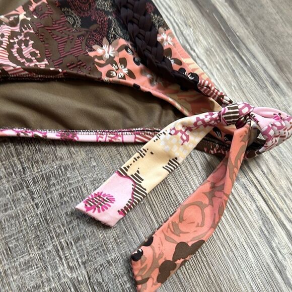 Lucky brand• bikini bottom• medium• like new! - Picture 3 of 9